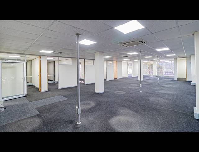 359M² OFFICE TO LET IN FERNDALE